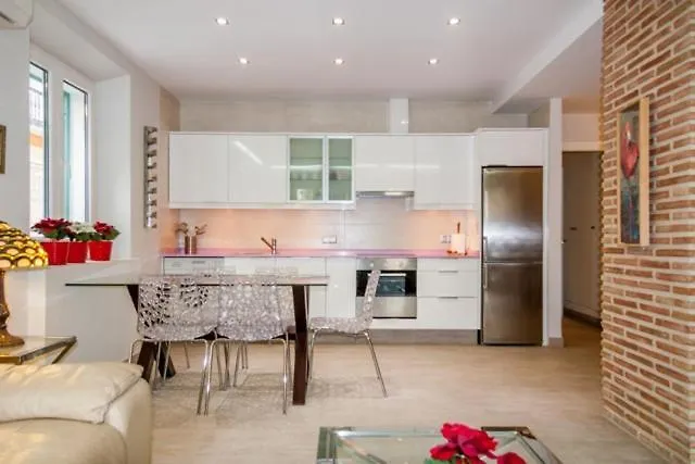 Felix Saenz Roomalaga By Bossh Apartments